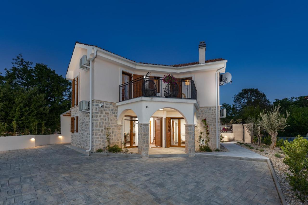 Villa Oasa Malinska Exterior photo