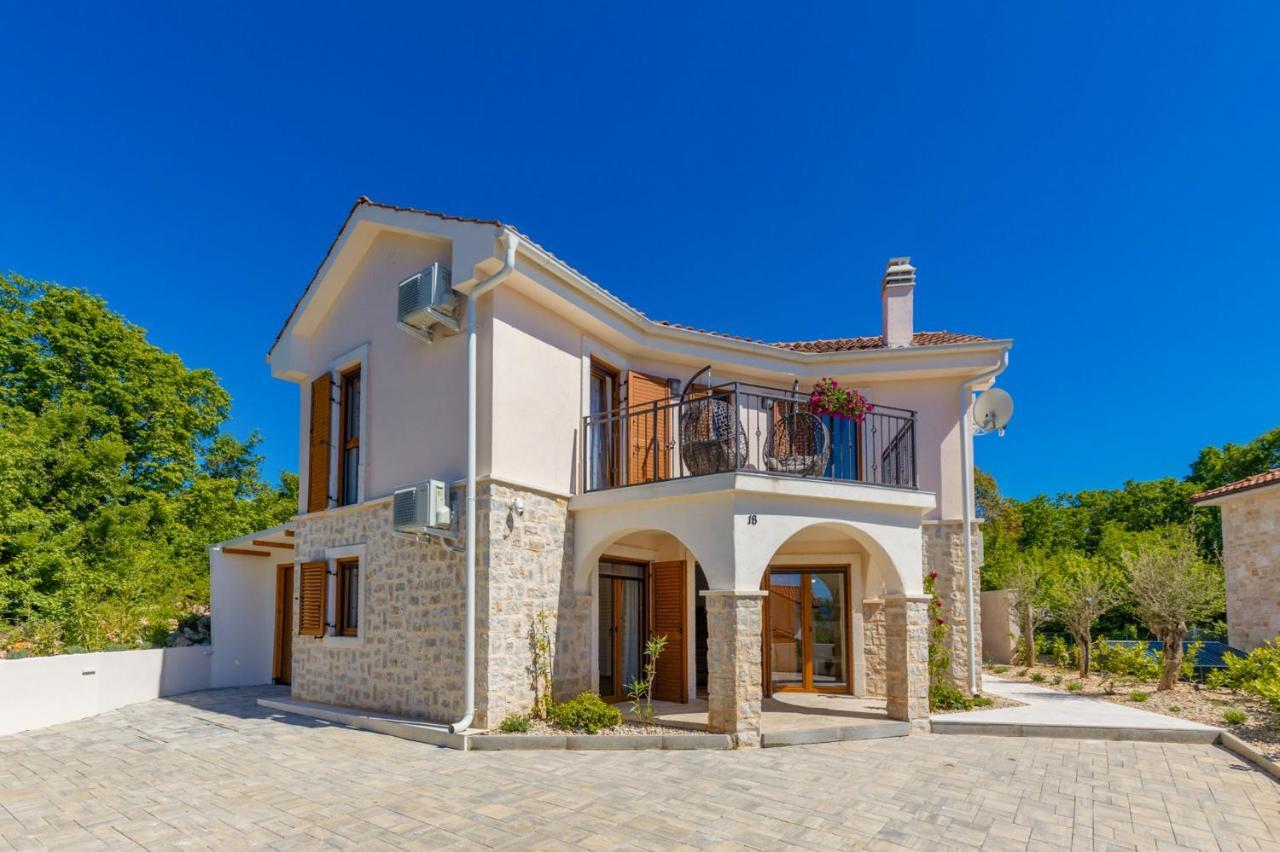 Villa Oasa Malinska Exterior photo